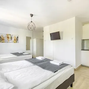 Apartament Labo Niepodleglosci, Warszawa